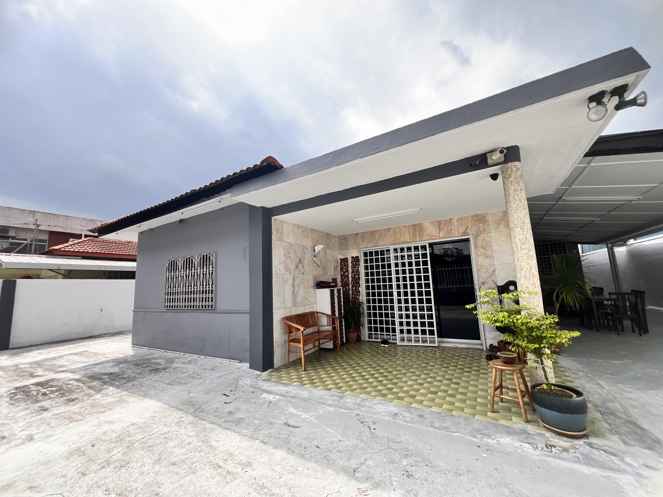 The entrance to Selesa House